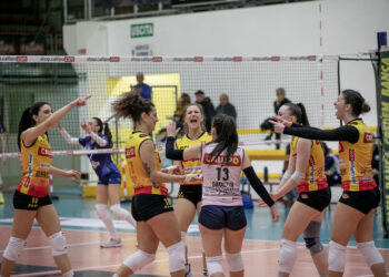 Volley. Tonno Callipo trionfa e allunga in vetta: vittoria dedicata alle donne