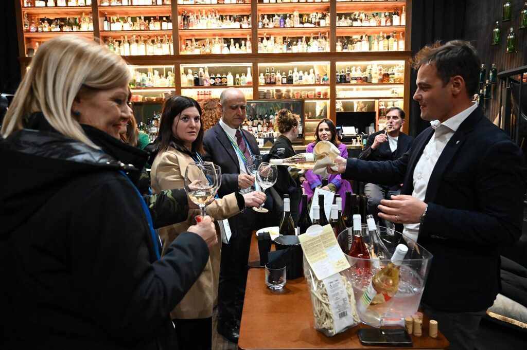 L'iniziativa del Gal Terre Vibonesi, incentrata sulla Doc Costa degli Dei, al Vinitaly 2025 
