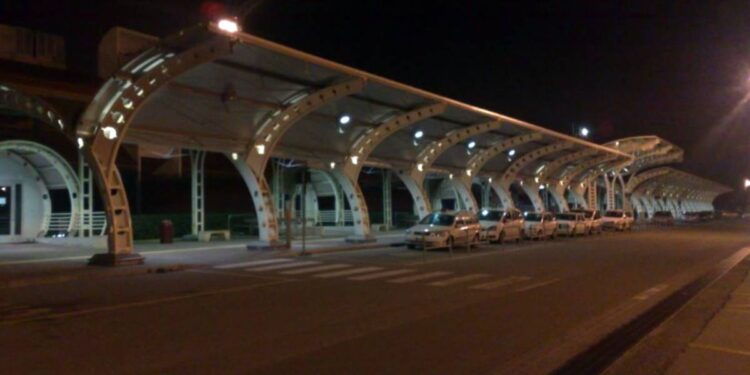 L'ingresso dell'aeroporto internazionale di Lamezia Terme