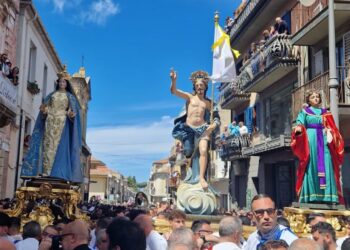 In migliaia per l’Affrontata a Vibo: un’esplosione di fede e tradizione popolare nel cuore della Pasqua