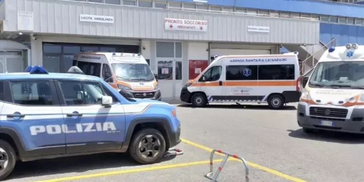 Aggredisce medici e infermieri in un pronto soccorso calabrese, arrestato
