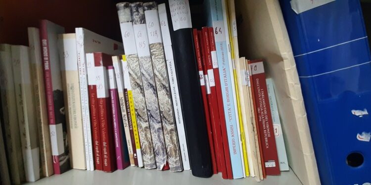 Vibo, nuova biblioteca apre al pubblico: libri su storia e personaggi del territorio