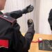 I carabinieri mostrano i gioielli provento del furto a Soverato
