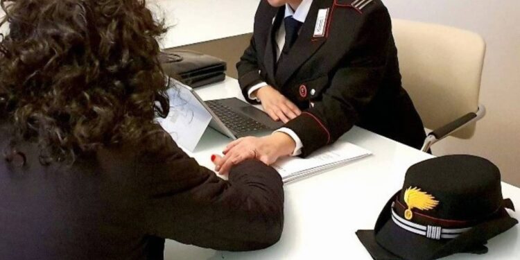 La denuncia di una donna ai Carabinieri