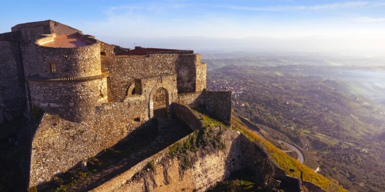 Vibo, il Museo Archeologico apre anche nei giorni di festa: l’iniziativa del Ministero