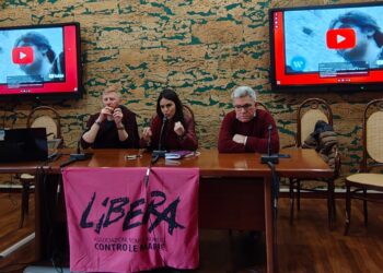 “Un faro contro l’illegalità” al Convitto Filangieri: docenti e studenti incontrano Libera Vibo