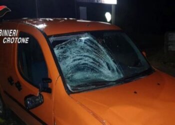 Il furgone individuato dai carabinieri a seguito del grave episodio avvenuto a Crotone, in Calabria