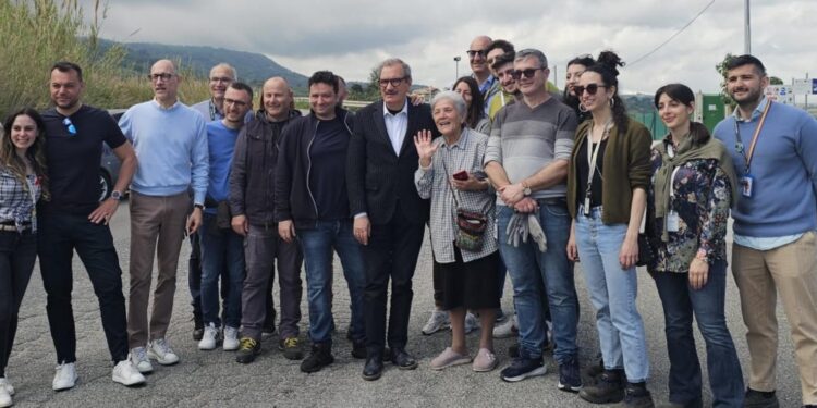Giornata della terra, successo dell’iniziativa vibonese: ripulita via San Pietro a Bivona – Foto