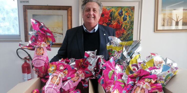 Calabria, un dolce gesto di solidarietà: Monardo dona uova di Pasqua ai pazienti di un hospice