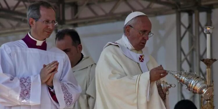 Papa Francesco, in Calabria nel 2014 la ferma scomunica del Pontefice ai mafiosi