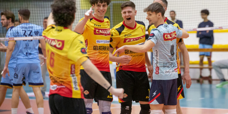 Volley, la Tonno Callipo chiude in bellezza al PalaValentia: battuta Sciacca 3-0