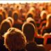Il pubblico di uno spettacolo a teatro