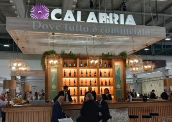 La Calabria protagonista al Vinitaly 2025: incontri degustazioni, masterclass e talk show