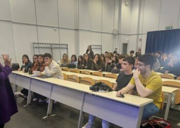 Gli allievi del berto a lezione presso l'Unical con la docente Mariarosaria Salerno