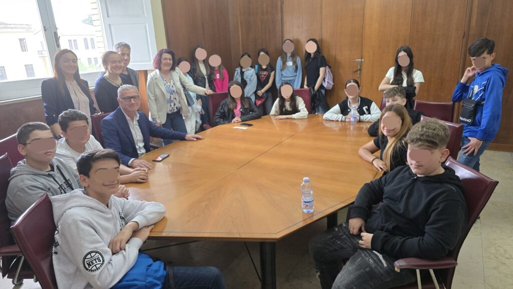 Studenti Garibaldi in visita al Comune di Vibo Valentia