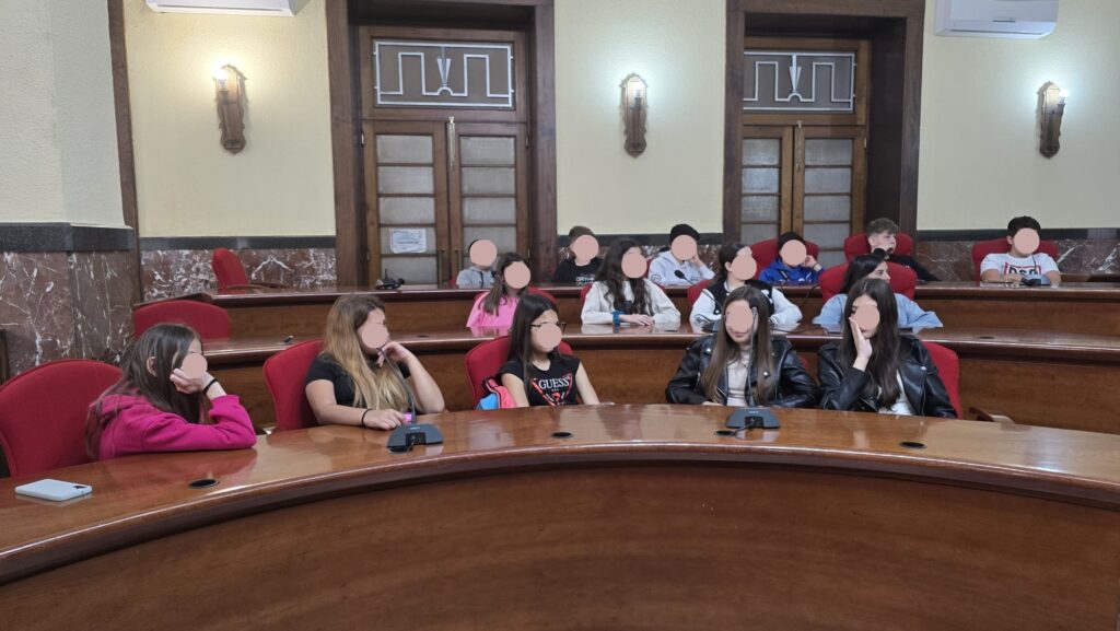 Studenti Garibaldi in visita al Comune di Vibo Valentia