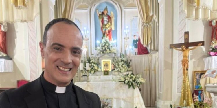 don Francesco Cristofaro, parroco calabrese