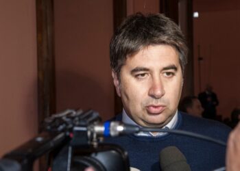 Bonus affitti in Calabria, mozione di Lo Schiavo: «La Regione trovi i fondi per le famiglie in difficoltà»