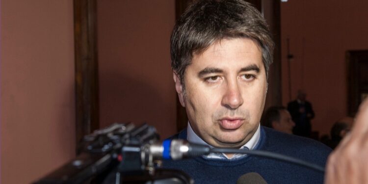 Bonus affitti in Calabria, mozione di Lo Schiavo: «La Regione trovi i fondi per le famiglie in difficoltà»