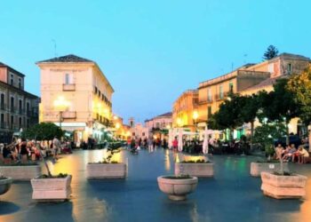 La piazza di Pizzo Calabro