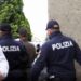 Gli agenti di Polizia della Questura di Vibo Valentia mentre eseguono un arresto