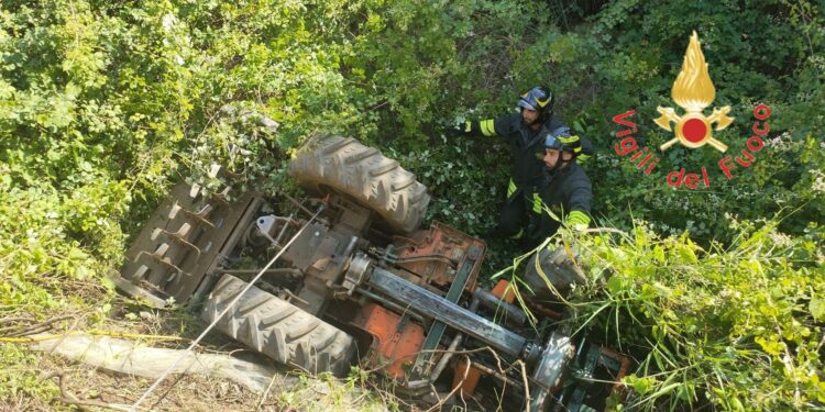 Tragico incidente nel Vibonese: agricoltore muore schiacciato dal suo trattore