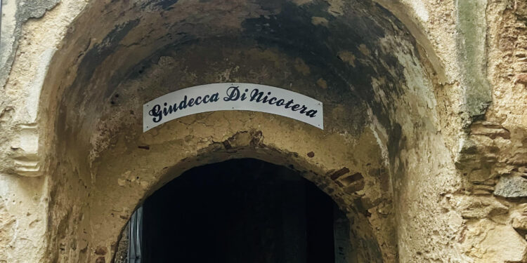 La Giudecca di Nicotera, un viaggio “medievale” nel quartiere ebraico della città