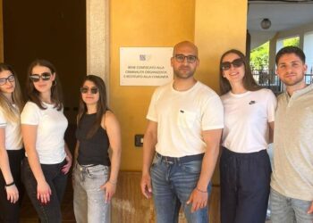 I giovani dell'associazione Valentia durante la riapertura della Casa della Legalità "Piersanti Mattarella"