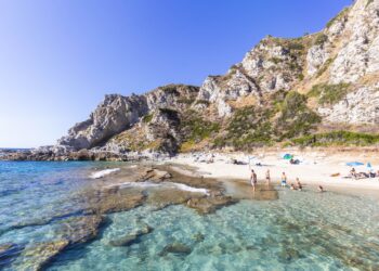 Capo Vaticano, ecco la nuova cartina turistica: «Punto di riferimento per il territorio»