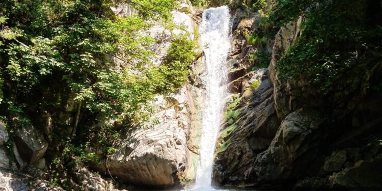 Serra. Le Cascate di Pietra Cupa un paradiso inaccessibile: l’appello di IncrociaMenti