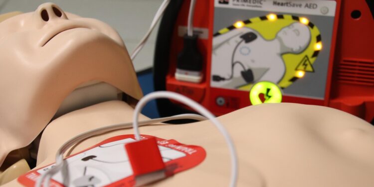 Rombiolo si impegna per la sicurezza: corso gratuito per l’uso del defibrillatore