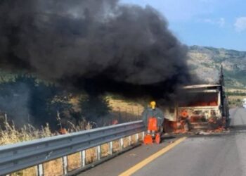L'incendio sull'autostrada A2 in Calabria