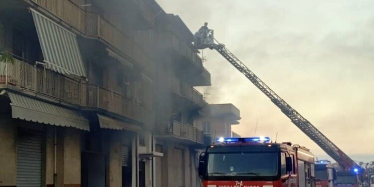 L'incendio a Campora San Giovanni