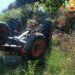 Si ribalta con il proprio trattore e rimane incastrato: morto un uomo in Calabria