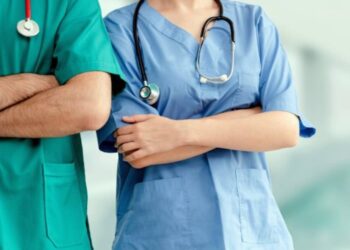 Un medico ed un infermiere