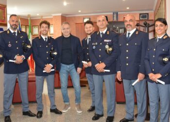 Vibo, il questore Ruperti premia gli agenti istruttori per la loro attività di formazione