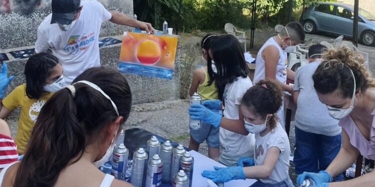 Rombiolo, torna il laboratorio di spray art: bambini e ragazzi entusiasti