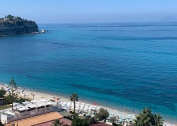 Una immagine del mare di Tropea