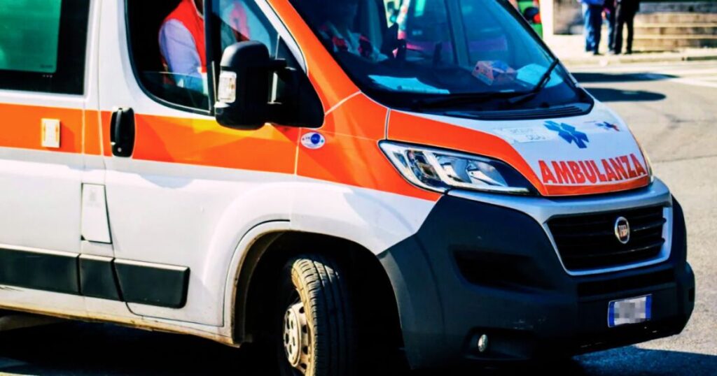 Un'ambulanza durante un intervento