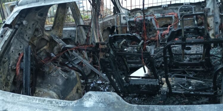 Distrutta dalle fiamme l’automobile di un sindaco in Calabria