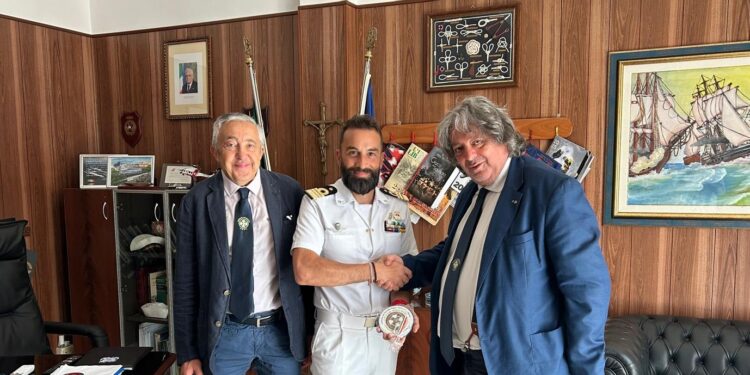 L’Uir Vibo incontra la Capitaneria di porto: «Pronti a collaborare per il bene della società»