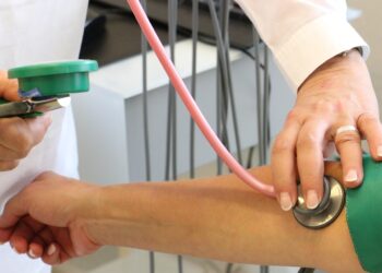 Sanità calabrese al collasso, j’accuse del Pd: «Liste d’attesa e prenotazioni fuori controllo»
