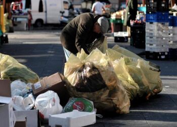 Povertà ed esclusione sociale in Calabria: tra i motivi le carenze nella sanità e nell’istruzione
