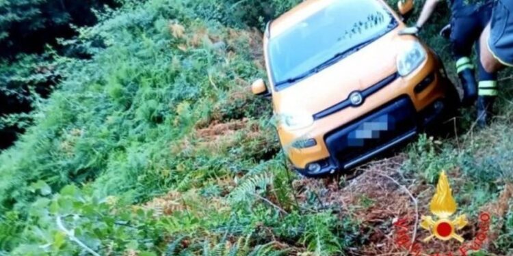 Il salvataggio dei vigili del fuoco in Calabria