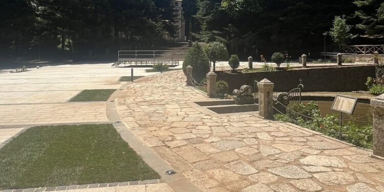 Serra. Inaugurato il nuovo piazzale del Santuario di Santa Maria del bosco. Prima il Giubileo diocesano