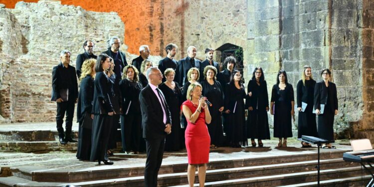 Soriano Calabro. Successo per “Voci sotto le Stelle”: la kermesse al Parco Archeologico