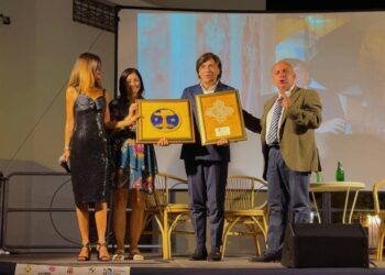 Tropea. Anton Giulio Grande apre il Festival del Logos: premiato come “eccellenza calabrese”