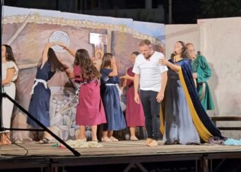 L’associazione “Avanti i Teatranti!” conquista anche Brivadi: successo di “Forza Venite Gente”