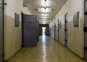 Tensione nel carcere di Vibo: detenuti aggrediscono gli agenti di Polizia penitenziaria