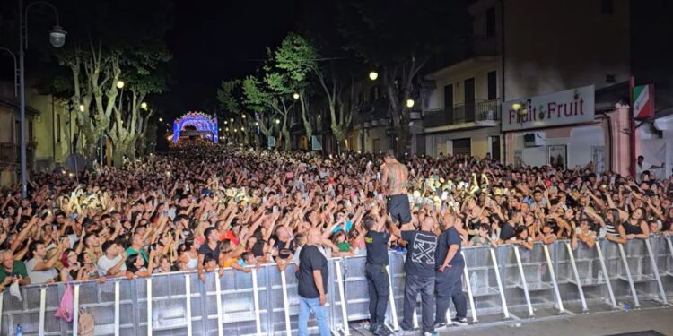 Il cantante Fedez ospite della Festa dello Stocco di Cittanova, in Calabria